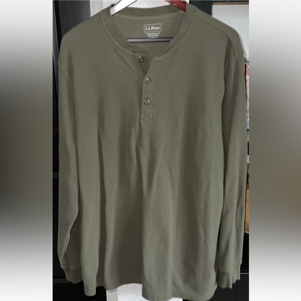 L.L. Bean Men's L Tall Traditional Fit Henley Olive Green Long Sleeve Shirt